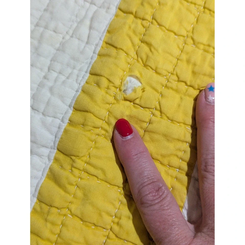 Vintage Tulip Applique Quilt Hand Quilted Cottage Farmhouse Bed Cover 82x60